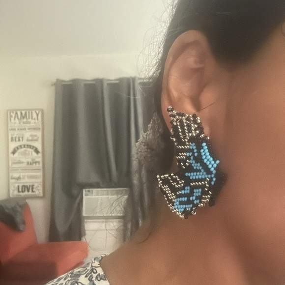 Blue half Butterflies Beaded Stud Seed Bead Earrings - Picture 7 of 8